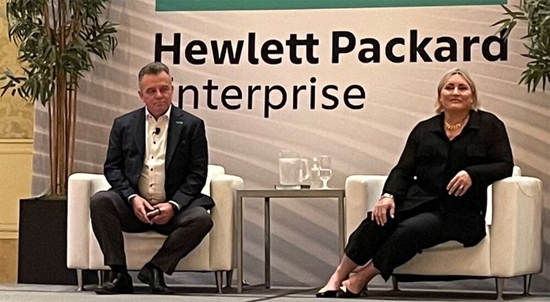 Neil MacDonald, Executive Vice President und General Manager Compute bei HPE, und Renee James, Gründerein und Chefin des CPU-Hersetllers Ampere. Unter anderem nutzen die „Oracle Cloud“ und „Microsoft Azure“ Chips von Ampere als Gegenpart zu „AWS Graviton“. 