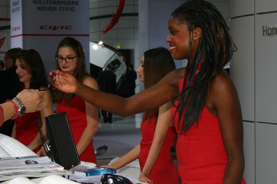 Autos? Ja, genau hinsehen ...  (Rehberg)