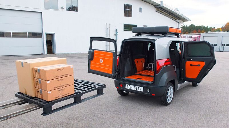 Ins Heck und den Fonds des City One sollen bis zu 1.450 Liter Gepäck passen. (Bild: ACM)