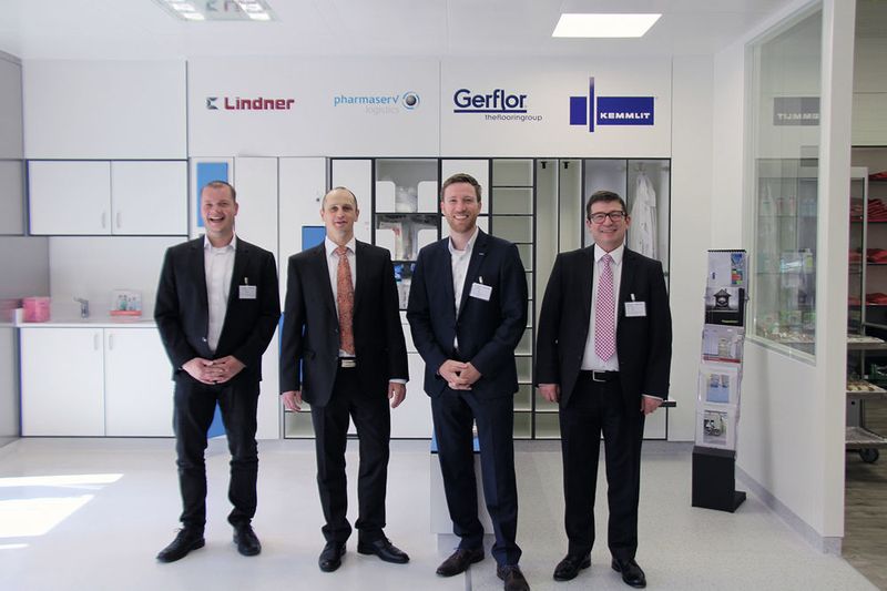 Vertreter der beteiligten Unternehmen (v.l.n.r.): Stephan Ziermann, Lindner-Group; Mario Kajewski, Pharmaserv Logistics; Christoph Haas, Gerflor; Ralf Stahl, Kemmlit. (Pharmaserv Logistics)
