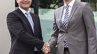 Die beiden Geschäftsführer von VCFS Thomas Mengelkoch (li.) und Rainer Thies wollen die Volvo-Händler noch individueller betreuen. (Foto: Volvo)