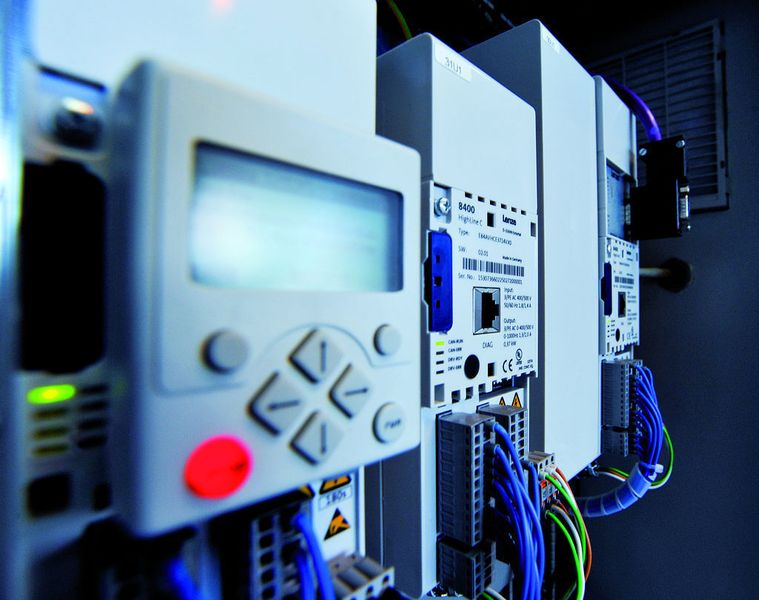 „Wir wollten mit der neuen Maschinengeneration bei der Antriebstechnik auf das neueste Pferd setzen und viel Technik mit möglichst wenig Komponenten in der Anlage haben.“ (Archiv: Vogel Business Media)