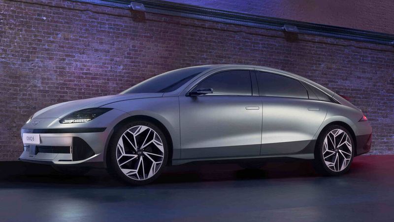 Ähnlichkeiten zum Ioniq 5 wird man beim neuen Ioniq 6 erst auf den zweiten Blick entdecken. (Bild: Hyundai)