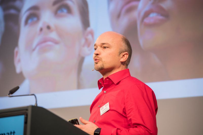 Daniel Odermatt, Managing Partner, Leancom GmbH Zug sprach über die Erfolgsfaktoren bei kontinuierlichen Verbesserungsprozessen. (Thomas Entzeroth)