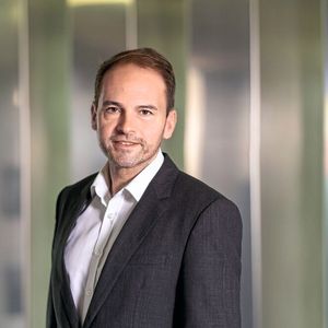 „Teure Netzentgelte müssen runter, der Industriestrompreis für alle produzierenden Unternehmen muss her“, so Holger Ade.(Bild:  Wirtschaftsverband Stahl- und Metallverarbeitung (WSM))