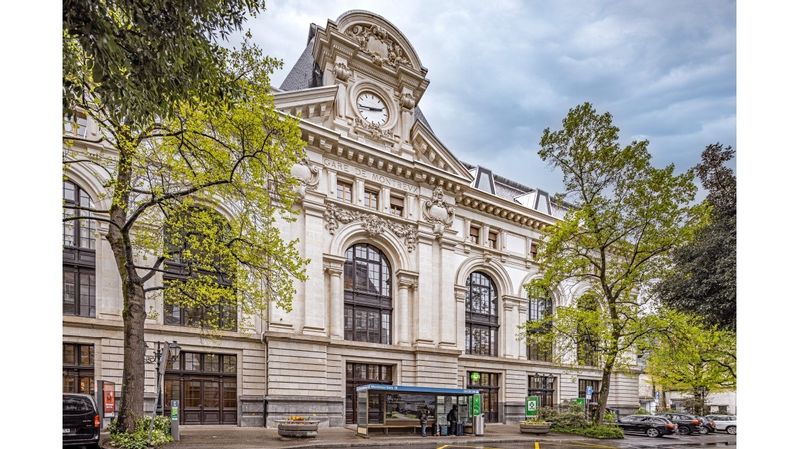 Der denkmalgeschützte Bahnhof Gare de Montreux wurde aufwändig modernisiert und umgebaut.(Bild:  Lorenz Frey / GEZE GmbH)