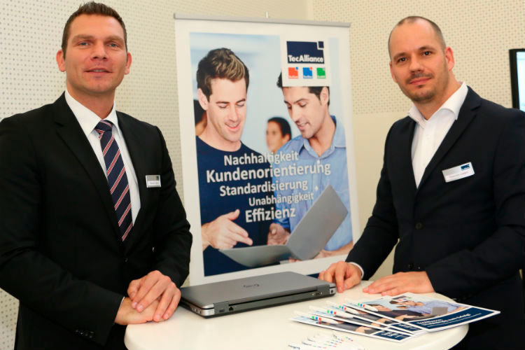 Daniel Sjögreen (li.) und Thorsten Laages von Tec Alliance boten Branchenlösungen im Aftermarket. (Foto: Dialogmanufaktur)