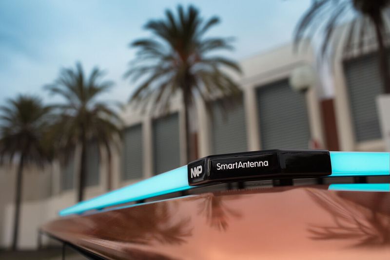  (Dingo Photo / Rinspeed)