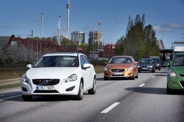 Autonom fahrende Autos können zur Senkung von Infrastrukturkosten beitragen und das Leben in der Stadt in vielfältiger Weise bereichern, etwa durch die Verringerung von Emissionen, die Steigerung der Luftqualität und die Erhöhung der Verkehrssicherheit.  (Volvo)