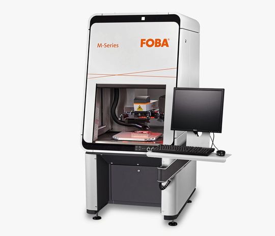 Das Bild zeige den Lasermarkierarbeitsplatz Foba M2000, in den ein Foba Faserlaser integriert werden kann. (Bild:  Foba)