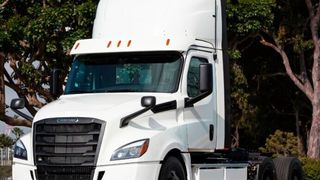 Freightliner bringt seinen E-Lkw auf die Straße. (Daimler)