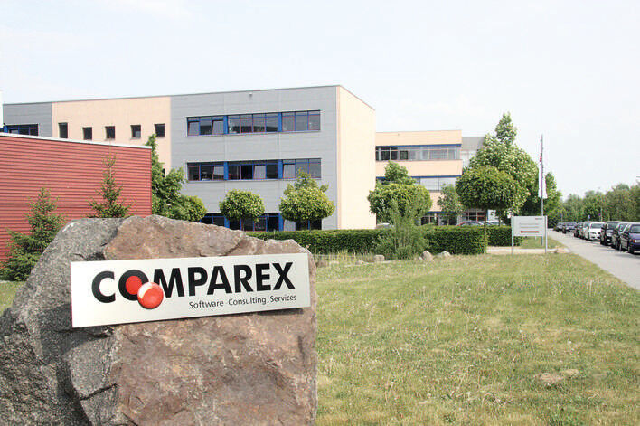 COMPAREX ist Top 1 Microsoft Large Account Reseller in Deutschland und marktführender Lizenzspezialist für Standard-Software. Hoch qualifizierte Spezialisten begleiten Kunden von der Analyse über Beschaffung, Design und Implementierung bis hin zu Schulung und Support. COMPAREX betreut Kunden aus Mittelstand, öffentlicher Verwaltung sowie Großunternehmen und international agierende Konzerne. Unternehmen aus Automobilindustrie, Finanzbranche und Gesundheitswesen bietet COMPAREX zudem branchenspezifisches Know-how und eigens für sie entwickelte Lösungen. (Bild: Comparex)