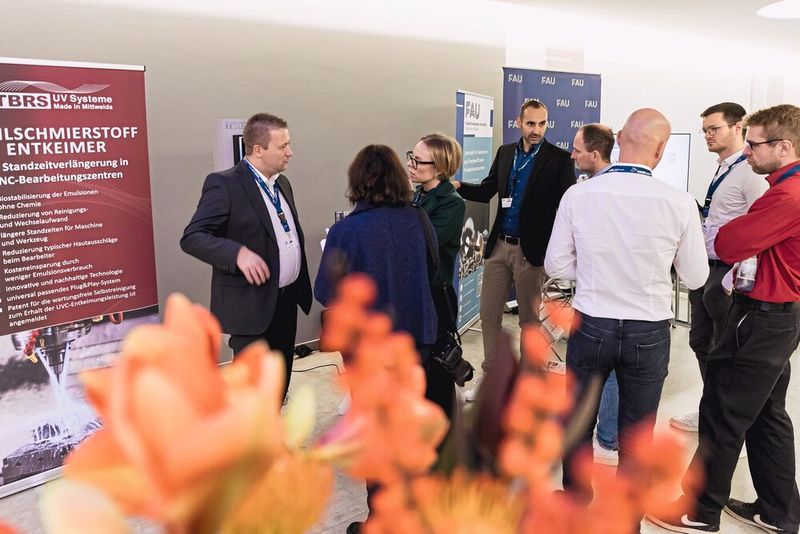 In den Pausen lohnte sich ein Besuch der Ausstellung. (Bild: Stefan Bausewein)