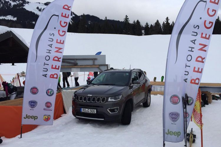 ... oder jagt die nahegelegende Ski-Piste hoch. (Bild: Autohaus Bernegger)