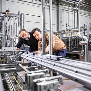 Ignacio Garcia (r.) ist für Mespack erster Ansprechpartner bei Franke.(Bild:  Franke GmbH)