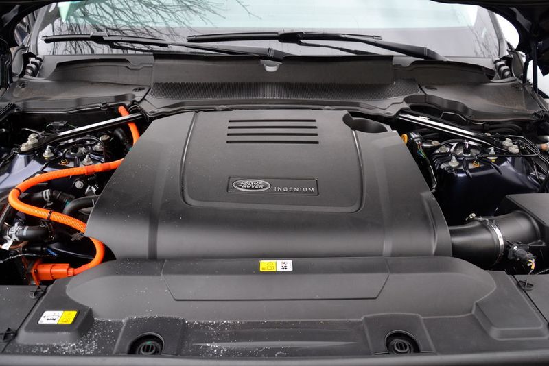 Gemeinsam kommen der 2.0-Vierzylinder-Benzinmotor (221 kW/300 PS) sowie der Elektromotor (85 kW/116 PS) auf eine Systemleistung des Autos von 297 kW/404 PS. (Michel / »kfz-betrieb«)