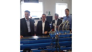 Den Start des Joint Ventures in Hofheim begleiteten Schlemmer-CEO Josef Minster, CFO Christian von der Linde, Dieter Brenner (Vice President Automotive), Hofheims Bürgermeister Wolfgang Borst sowie Schlemmer-Mitarbeiter aus dem Werk in Haßfurt. (Foto: Schlemmer)