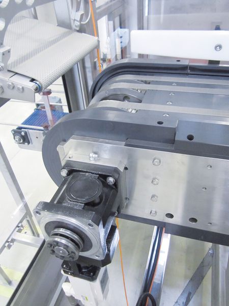 Die 30 mm-Antriebswellen der Umlenkung in der Indag-Portioniereinheit werden in Edelstahl-Rillenkugellagern der Findling Wälzlager GmbH gelagert. (Bild: Wild Indag)