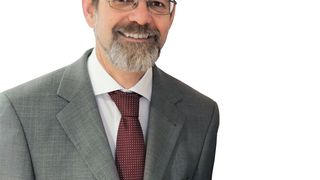 Harald Heinrici, Sachverständiger und Geschäftsführer bei Schwedes und Schulze: „Wir vermitteln in zwei Tagen alles, was zu einem funktionierenden Schüttgut-Prozess gehört – vom Silo und seinen Komponenten, von der Verarbeitung bis zur Logistik, von der pneumatischen Förderung bis zum Explosionsschutz.“  (Bild: Mühlenkamp)