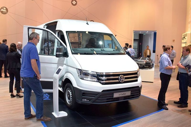 Am besten eignet sich der Elektroantrieb für den urbanen Lieferverkehr. Das hat nun auch VW erkannt und stellt den E-Crafter vor. (Rosenow/»kfz-betrieb«)