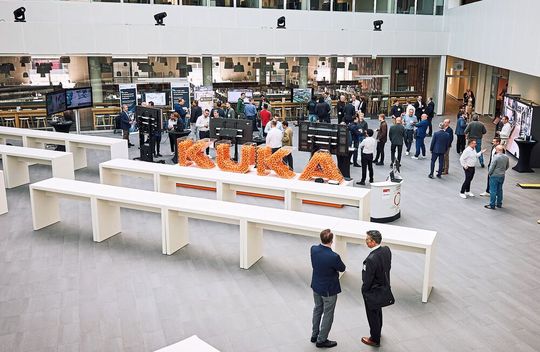 Das globale Partner-Ökosystem der Kuka Group: Systemintegratoren, Engineering Partner, Technologieanbieter und Kunden treiben gemeinsam die simulationsgesteu erte Automatisierung voran. (Bild:  Kuka Group)