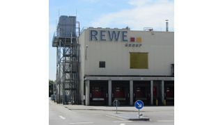 Rewe-Logistikzentrum in Eitting bei München: Umstieg auf nachhaltige Energieversorgung. (Bild: Rewe)