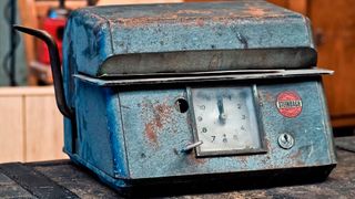 Die Zeit solcher Stempeluhren ist unwiederbringlich vorbei.  (Bild: Michael Gaida auf Pixabay)