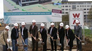 Spatenstich zum Fellbacher Neubau der Wittenstein-Gruppe mit dem Geschäftsführer von Wittenstein bastian, Erik Roßmeißl (3.v.re.), Fellbachs Oberbürgermeister Christoph Palm (4.v.li), Dr. Manfred Wittenstein (Vorstandsvorsitzender der Wittenstein AG, Mitte) und Klaus Spitzley, Vorstand Wittenstein AG (4.v.re.).  (Bild: Wittenstein)