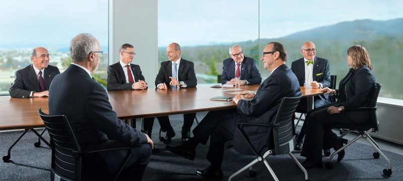 Der Verwaltungsrat der Endress+Hauser Gruppe (von links): Fernando Fuenzalida (bis 31. Mai 2017), Hans-Peter Endress, Dr. Heiner Zehntner (Sekretär), Thomas Kraus, Michael Ziesemer (Vizepräsident), Dr. Hans Jakob Roth, Klaus Endress (Präsident) sowie Antonietta Pedrazzetti.  (Endress+Hauser)