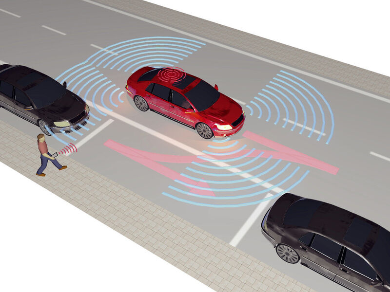 Autonomes Fahrzeug im Car-Sharing Betrieb: Nach dem der Mieter das Fahrzeug angefordert hat, navigiert es selbstständig zum Abholbereich. (Fraunhofer IPA)