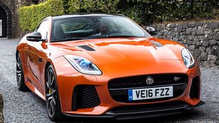 Jaguar hat den F-Type zum „SVR“ verschärft. (Jaguar)