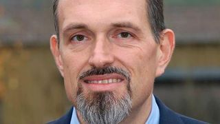 Mario Braun zeigt auf dem Leichtbau-Gipfel am 13. und 14. März in Würzburg ein von Kamax entwickeltes Werkstoffkonzept.  (Kamax)