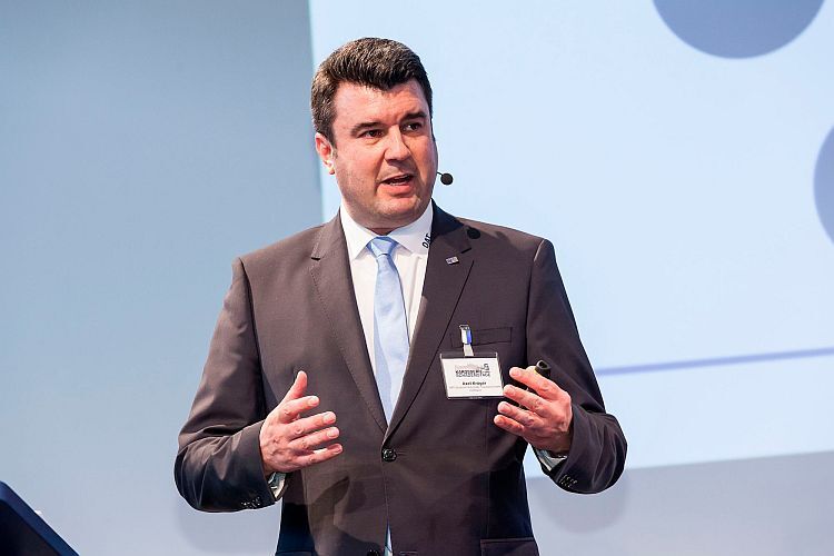 Der Vortrag von DAT-Manager Axel Krüger befasste sich ebenfalls mit der Kalkulation von Unfallschäden. (Stefan Bausewein)