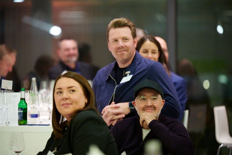 Impressionen vom ELEKTRONIKPRAXIS Frühlingsfest 2023 im Ketterer Kunst mit der Verabschiedung von Johann Wiesböck.  (Bild: © EYE AM CHRIS)