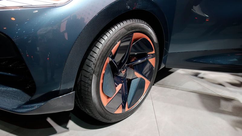 Die Radeinheit ist auch beim Tavascan ganz auf die Bedürfnisse des Elektroautos zugeschnitten. (Bild: Grimm/»kfz-betrieb«)