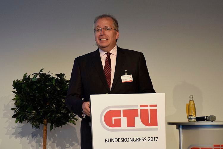 BVSK-Geschäftsführer Elmar Fuchs warb unter den Mitgliedern für die Neuausrichtung der GTÜ. (Jan Rosenow/»kfz-bertrieb«)