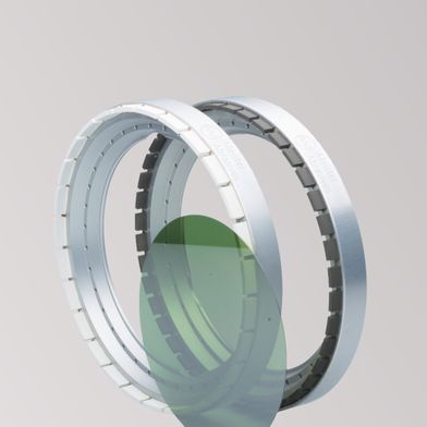 Superhart sind die Wafer aus SiC (Siliziumkarbid), ein Material, das sich aber mehr und mehr durchsetzt (das transpareten Scheibchen). Bei Meister Abrasives hat man deshalb die dafür passenen Schleifwerkzeuge aus Diamant entwickelt, die Oberflächenqualitäten im 1-stelligen Ångström-Bereich erreichen. (Bild: Meister Abrasives)