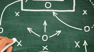 Eine Strategie beginnt sinnvollerweise mit der Leit­idee, welche sich aus der Vision (wohin gehen wir) und der Mission (was tun wir) zusammensetzt. (frender / von Gunten)