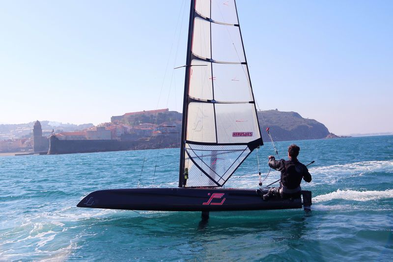 Der Sportkatamaran des Münchener Herstellers CEC Catamarans GmbH wirkt auf den ersten Blick wie ein gewöhnlicher Katamaran...  (CEC Catameran)