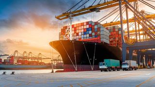 Deutsche Seehäfen wie Hamburg gelten als kritische Infrastruktur und zunehmend als Ziel von Cyberangriffen und Sabotage. (Bild: Yellow Boat - stock.adobe.com)
