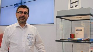 „Unsere Servicesparte in den USA arbeitet schon länger mit unserer SLA-Maschine”, erklärt Michael Hölz, General Manager DACH. (© Simone Käfer)