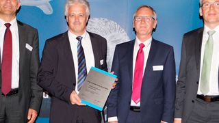 Dr. Claus Jessen (Vorstandsvorsitzender Festo), Georg Jaumann (Kaufmännischer Leiter SPN), Wolfgang Beck (Leiter Vertrieb Einzelkomponenten SPN) Heiko Callies (Leiter Global Purchasing Festo) (SPN Schwaben Präzision)