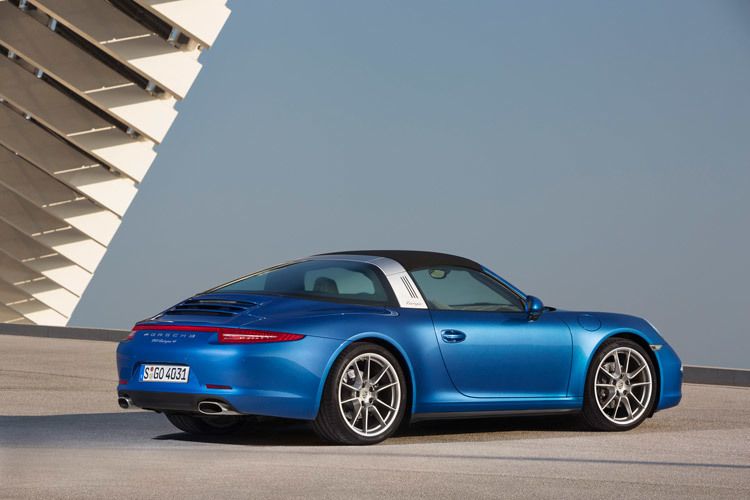 Zwischenzeitlich war der Targa bei Porsche nichts anderes als eine Variante mit einem besonders großen Schiebedach gewesen. (Foto: Porsche)