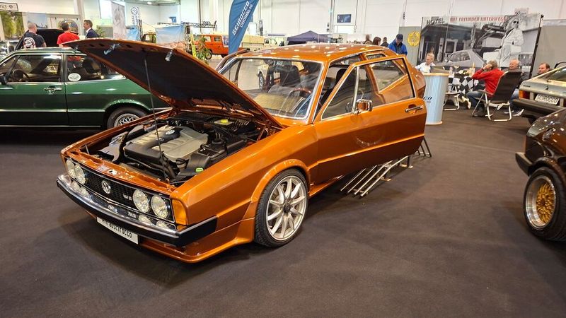 Irrsinns Umbau: In diesen 1er-Scirocco implantierte ein Fan einen W8-Motor mitsamt kompletten Allrad-Antriebsstrang. Das alles hat er piccobello sauber ausgeführt. (Bild: Dominsky – VCG)