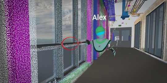 (Alex weist auf einen Unterschied zwischen dem geplanten BIM-Modell und dem 3D-Punktwolken-Scan aus VREX hin. Bildquelle: VREX)