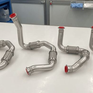 Komplexe Rohrsysteme für Hydraulik und Kraftstoff 
aus korrosions- und hitzebeständigem Edelstahl Rostfrei 
werden in der Luft- und Raumfahrt eingesetzt. (Bild: Butting)