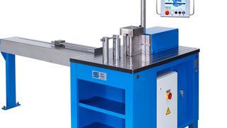 Durch An- und Abschalten der Hydraulik spart die neue Biegemaschine bis zu 80 % Energie. (Stierli Bieger)