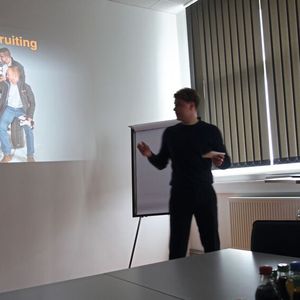 ... hat sich beim Automotive Business Award 2024 mit seiner digitalen Recruiting- und Employer-Branding-Strategie in der Kategorie Digitalisierung an den Start begeben.(Bild:  Wehner – VCG)