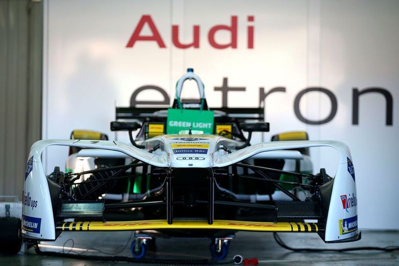 Im Vordergrund des Tests standen Rennsimulationen und die Optimierung des Energiemanagements der neu entwickelten Motor-Generator-Einheit (MGU), die nur noch über einen Vorwärtsgang verfügt. (Audi Communications Motorsport)