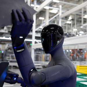 Mit dem Figure 03, einem autonomen, humanoiden Allzweckroboter von Figure AI, will BMW den Einsatz von Physical AI in seinem Werk in Spartanburg vorantreiben.(Bild:  BMW Group)